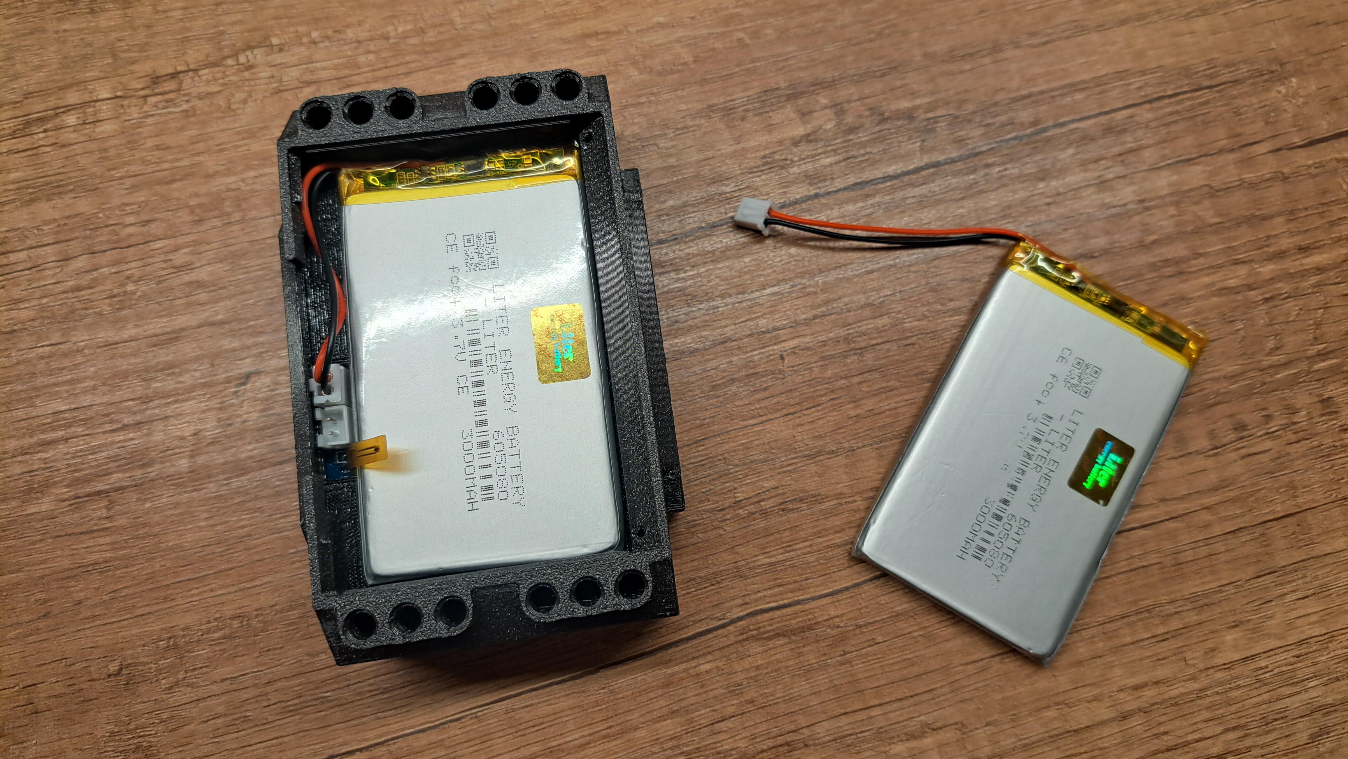 Battery cell thermal probe